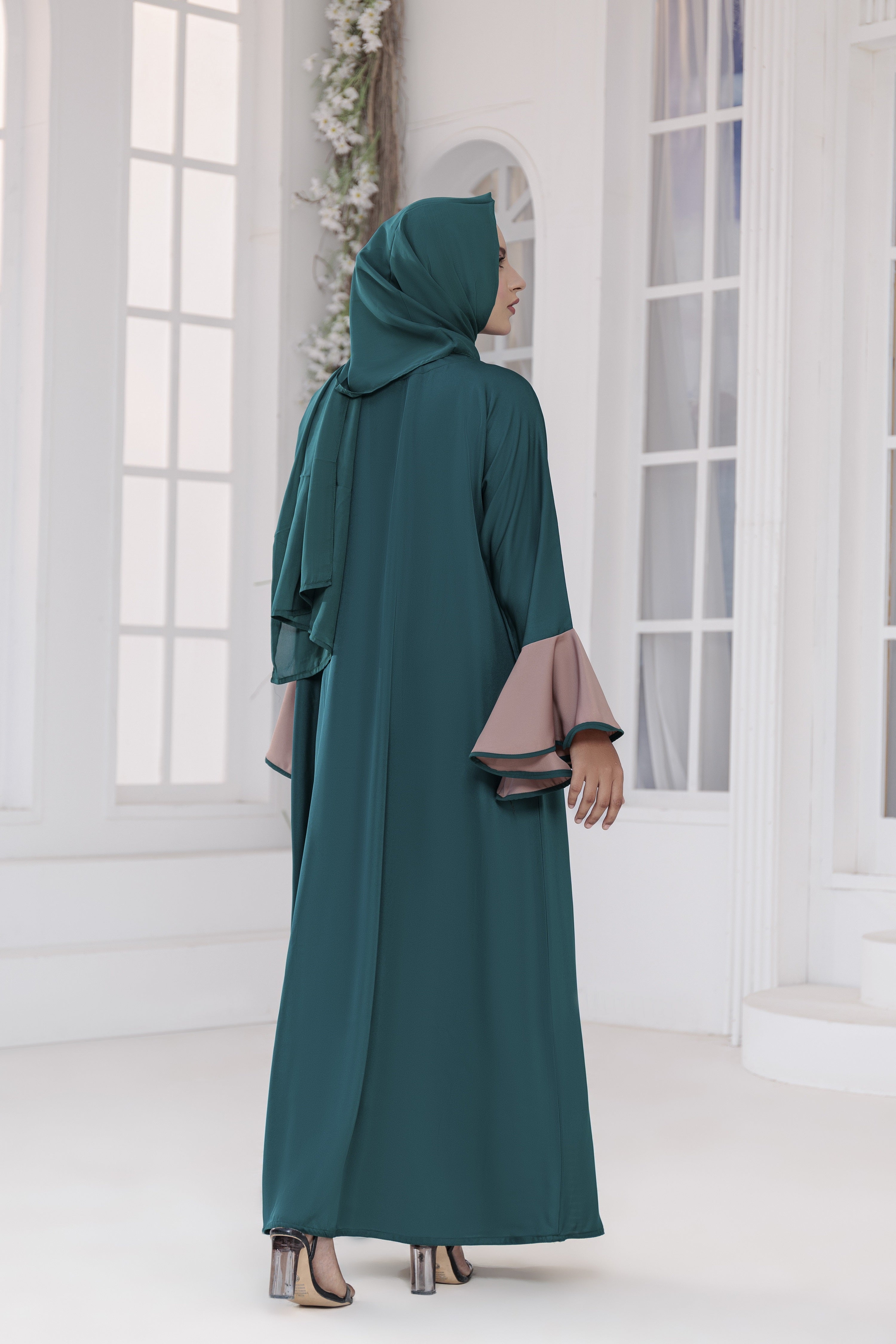MIRA ABAYA